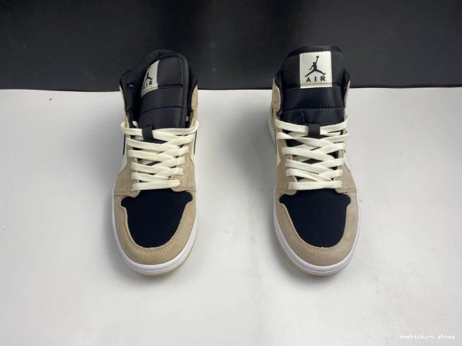 Cheap 1 -800 Jordan 'Barely Air Mid Orange' BQ6472 0604